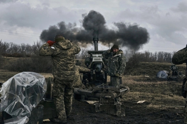 Ukraine tung "cú đấm thép" ở Kursk; Nga không kích xuyên đêm vào Kiev