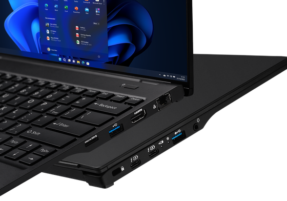 富士通クライアントコンピューティング株式会社の新ノートPC「FMV UH-X 14インチ」写真2