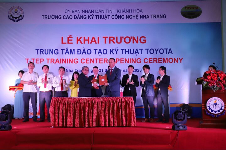 Toyota góp phần nâng cao chất lượng đào tạo kỹ thuật ô tô tại Việt Nam  - 1