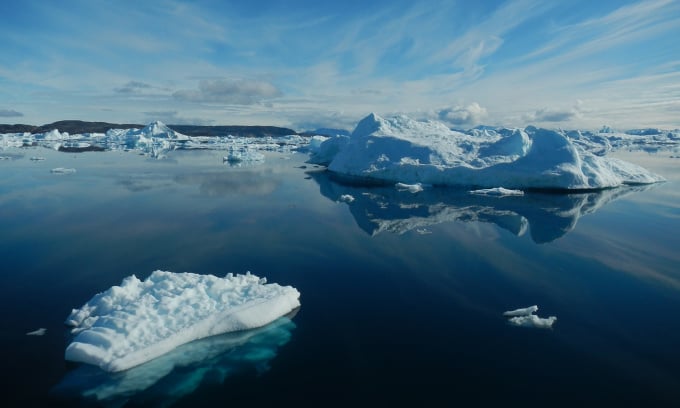 Những tảng băng ở bờ biển phía tây nam Greenland. Ảnh: NASA/JPL-Caltech