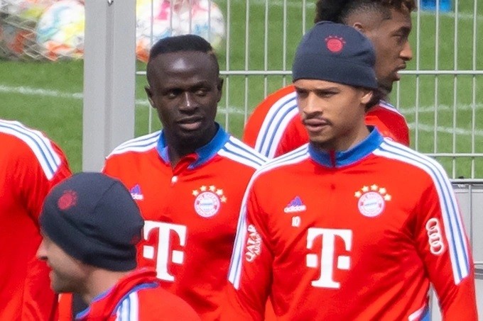 Sadio Mane và Leroy Sane làm hòa sau vụ ẩu đả hôm 12/4 (Nguồn: AP).