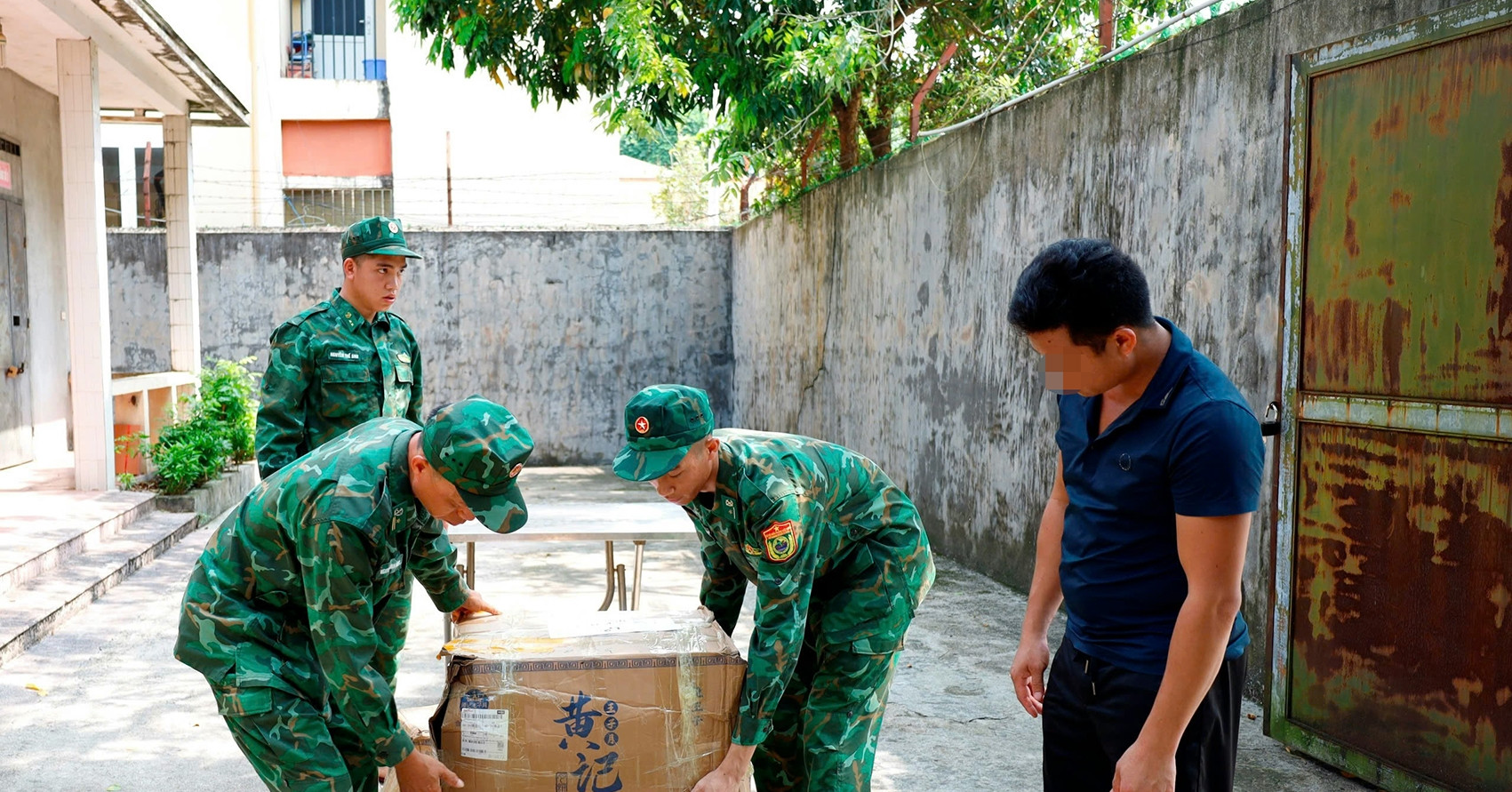 Fast 7.000 Mondkuchen unbekannter Herkunft in Quang Ninh beschlagnahmt