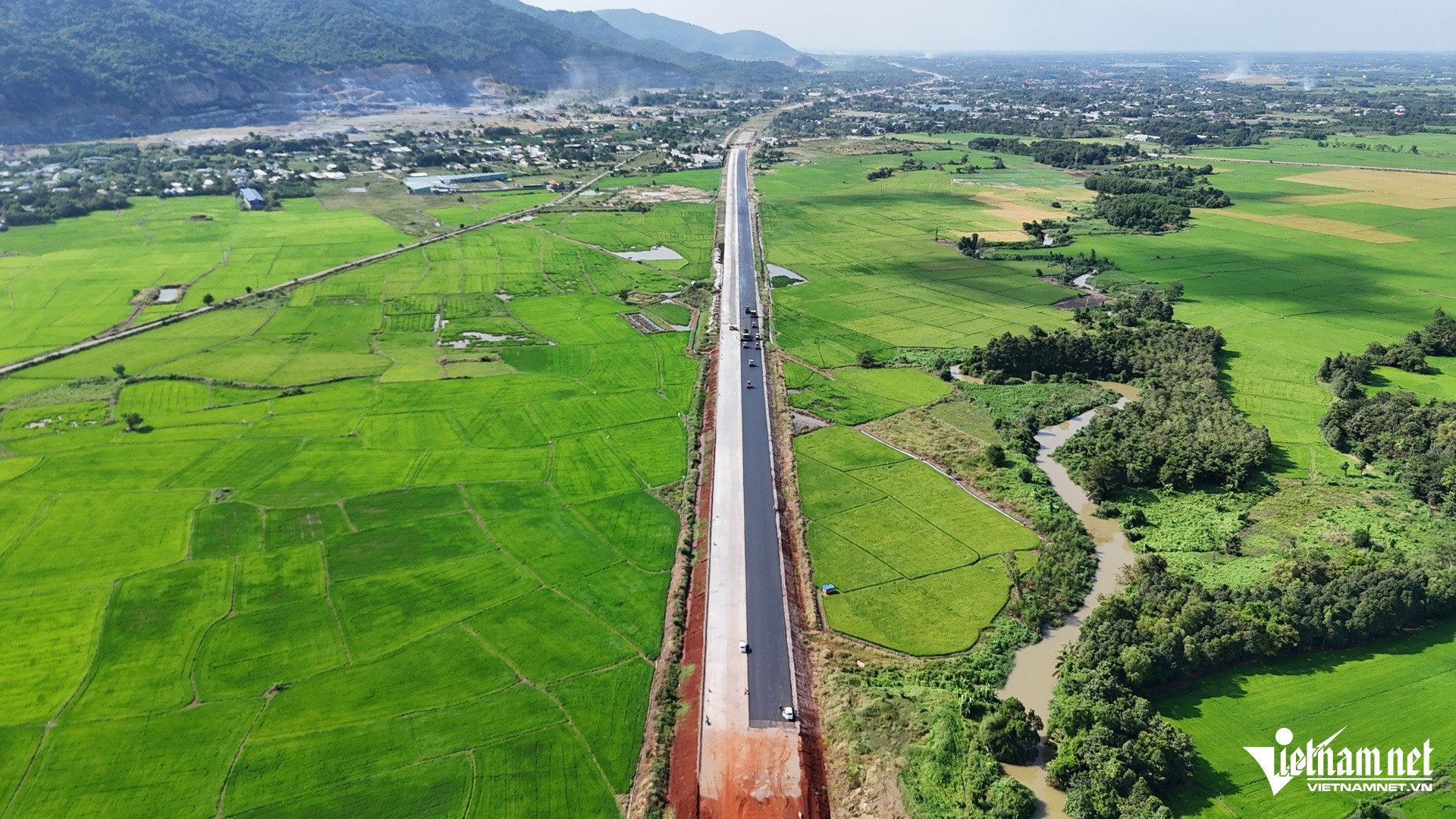 Autoroute W-Bien Hoa Vung Tau 11.JPG.jpg