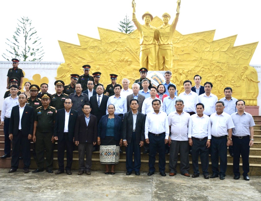 Visiting and wishing Bun Pi May a Happy New Year, Provincial Party Secretary Ho Van Nien hopes that Gia Lai and Champasak will cooperate comprehensively and deeply photo 3