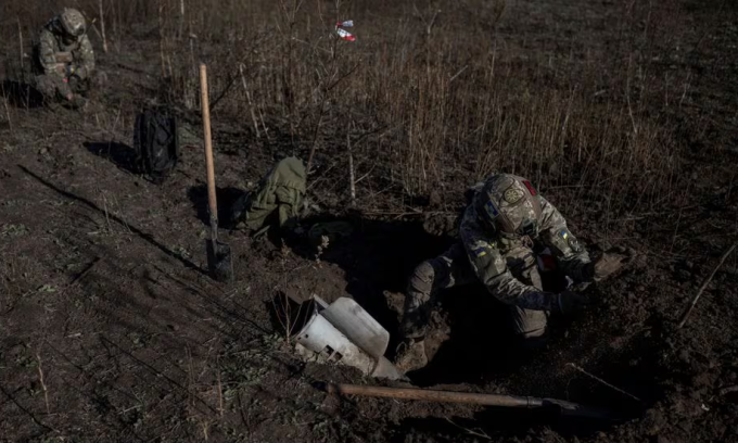 11月9日、ヘルソンのウクライナ兵士たち。写真：ロイター