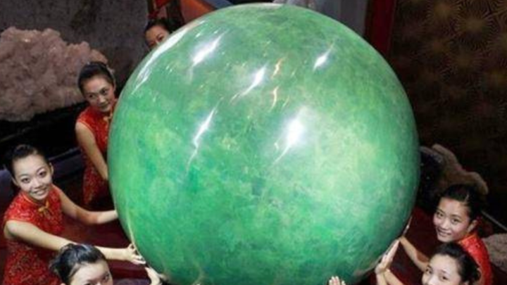 The world's largest and most beautiful night pearl was found in China.