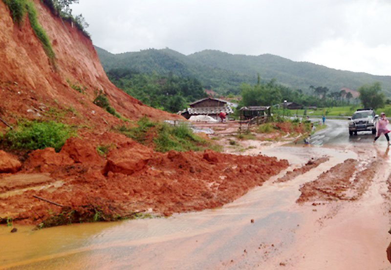 Las provincias desde Nghe An a Phu Yen responden proactivamente al riesgo de inundaciones repentinas y deslizamientos de tierra.