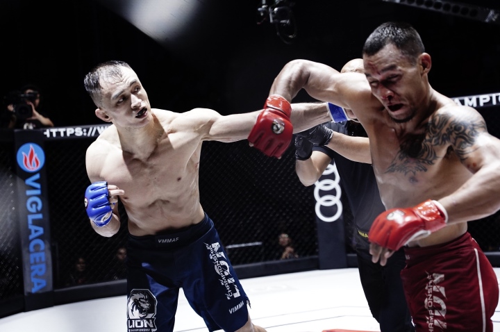 Tran Quang Loc defeated overseas Vietnamese boxer, defended his championship belt - 3