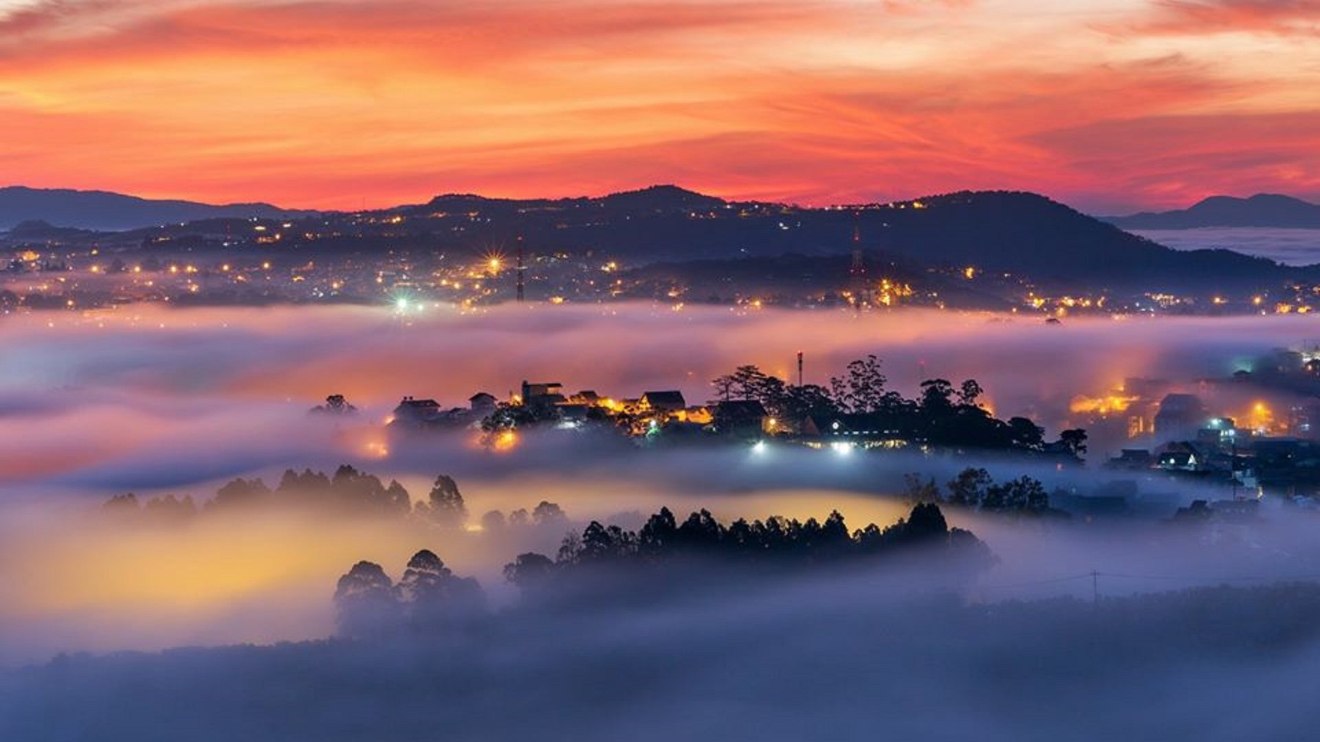 Le charme de Dalat par un matin brumeux