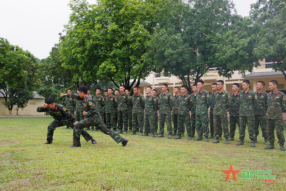 Trui rèn bản lĩnh vượt khó