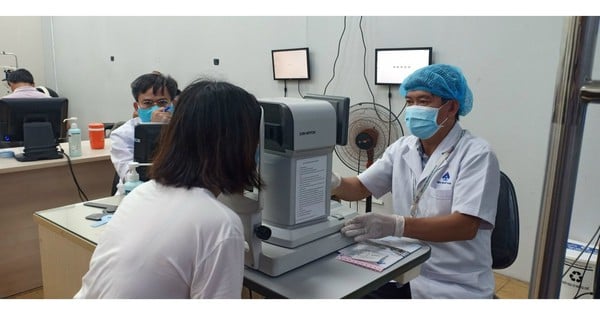 La conjuntivitis no se transmite a través del agua potable.