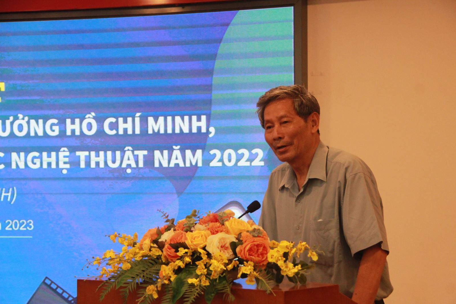 L'Agence vietnamienne d'information (VNA) rencontre les auteurs lauréats du Prix Ho Chi Minh et du Prix d'État de littérature et d'art en 2022