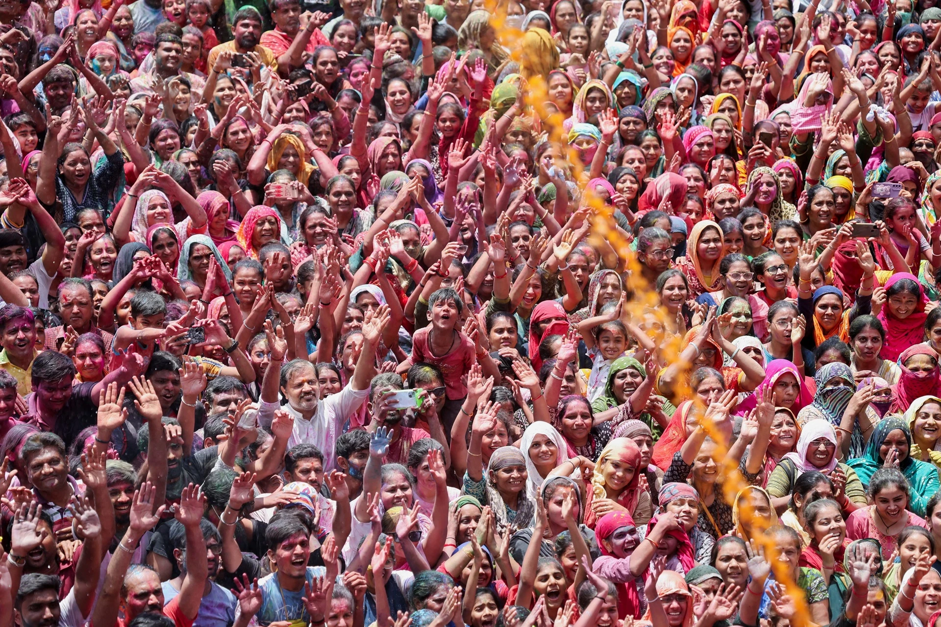 [Foto] Farbenfrohes Hindu-Fest Holi, Foto 4