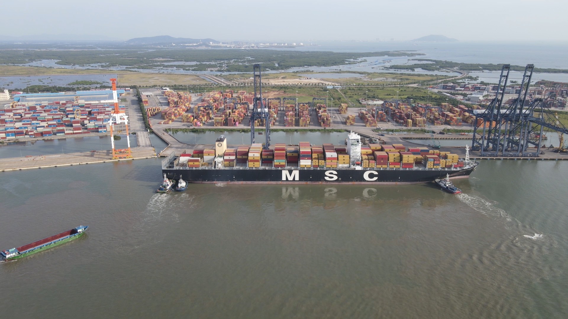 Vietnam Maritime Administration supports the proposal to receive 200,148 DWT vessels entering and leaving SSIT port.