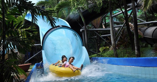 The oldest water park in Ho Chi Minh City has a record profit, earning nearly 700 million VND per day.