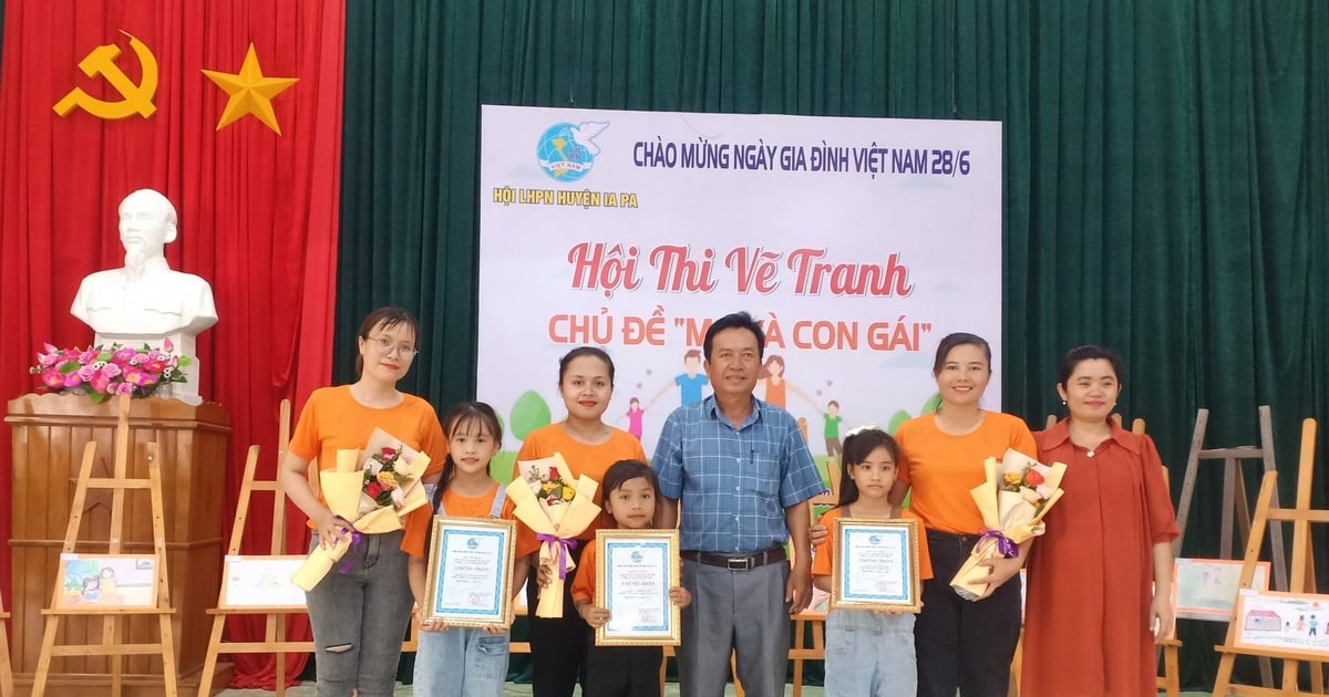 https://baogialai.com.vn/ia-pa-19-gia-dinh-thi-ve-tranh-me-va-con-gai-post241365.html