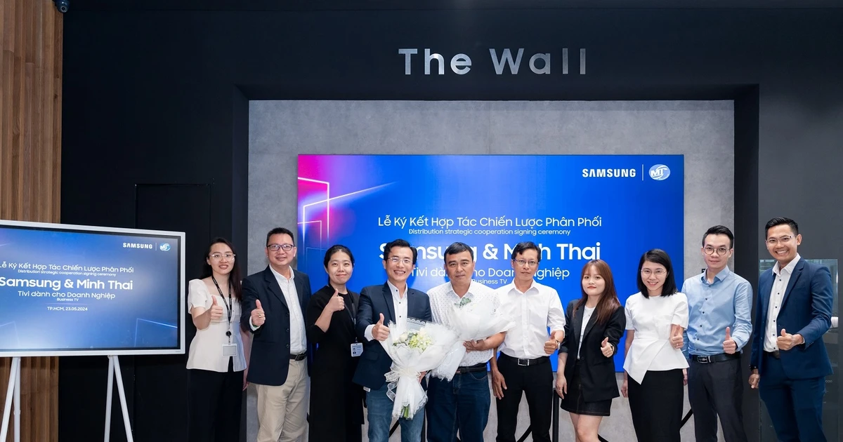 Samsung cooperates with Minh Thai to distribute TV screens for businesses