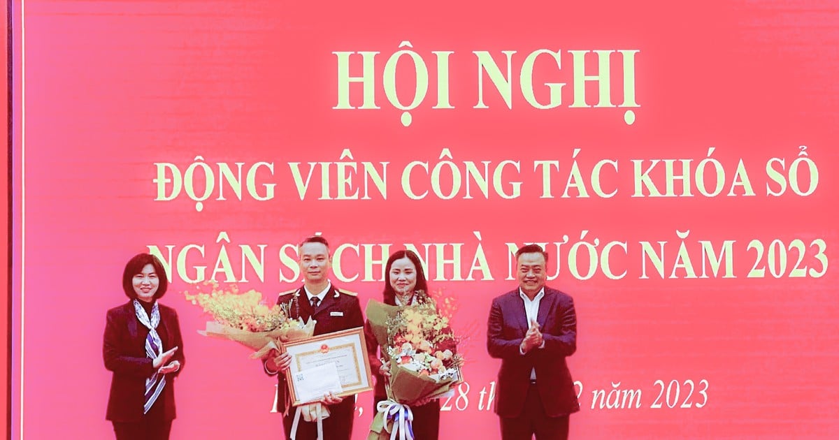 "Al cerrar los libros", los ingresos presupuestarios de Hanoi en 2023 alcanzaron el 114,8% de la estimación