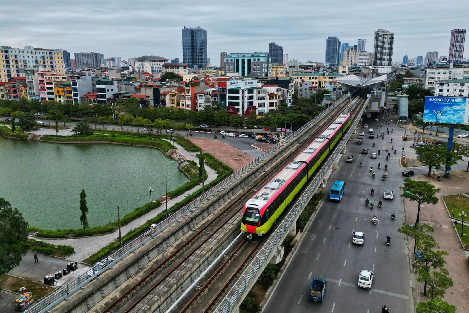 Hà Nội làm 14 tuyến đường sắt đô thị để cấm xe máy, hạn chế ô tô trong nội đô