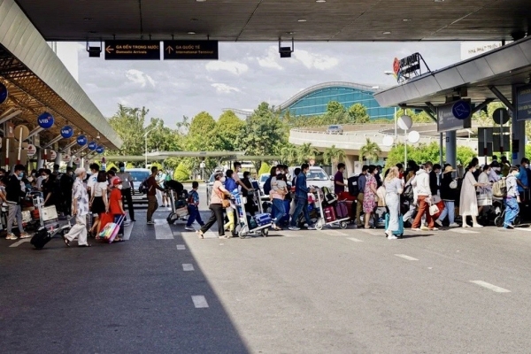 Sân bay Tân Sơn Nhất nâng cao hiệu quả đón lượng lớn khách dịp Tết Nguyên đán Giáp Thìn 2024