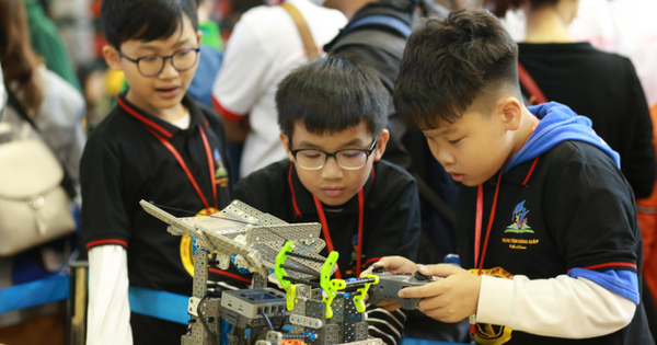 Lancement de l'« Année de la robotique » et du Championnat national de robotique VEX 2024