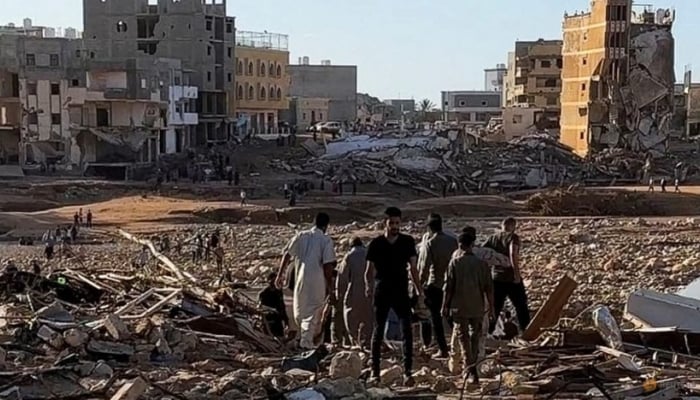 Người dân Libya tìm kiếm gia đình sau lũ lụt thảm khốc