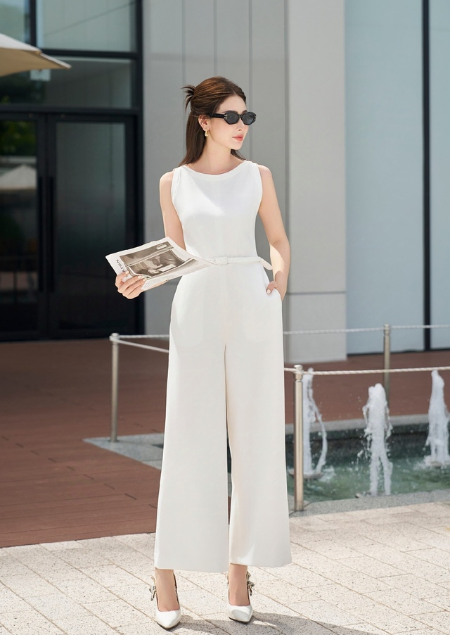 Bí quyết lên đồ sang chảnh cho nàng công sở với jumpsuit- Ảnh 6.