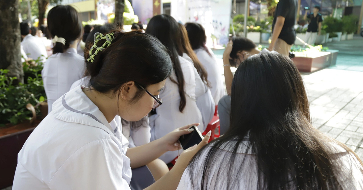 โปรดอย่าปล่อยให้บุตรหลานของคุณเผชิญกับโลกเสมือนจริง