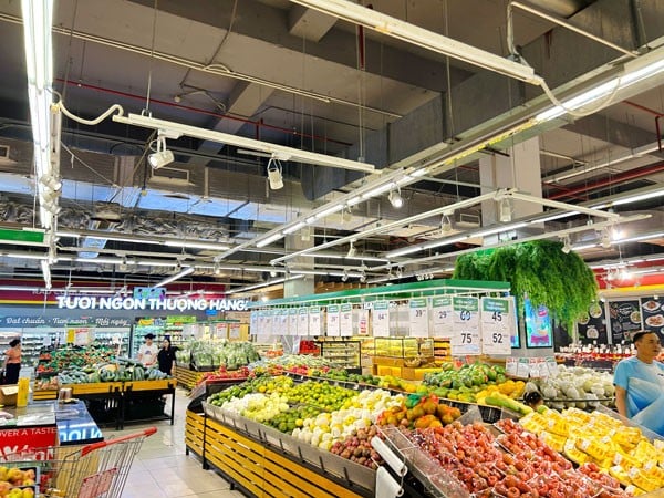 Continuing to promote many promotional programs, WinMart stimulates shopping demand photo 4