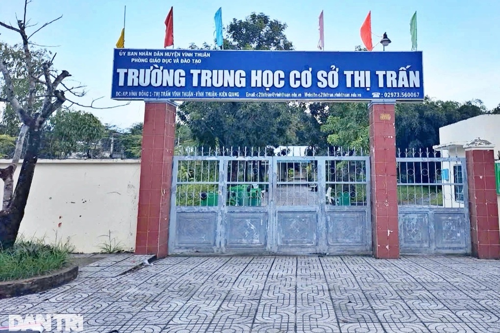 Tạm đình chỉ công tác hiệu trưởng tự ý chuyển đồ sang trường mới - 1