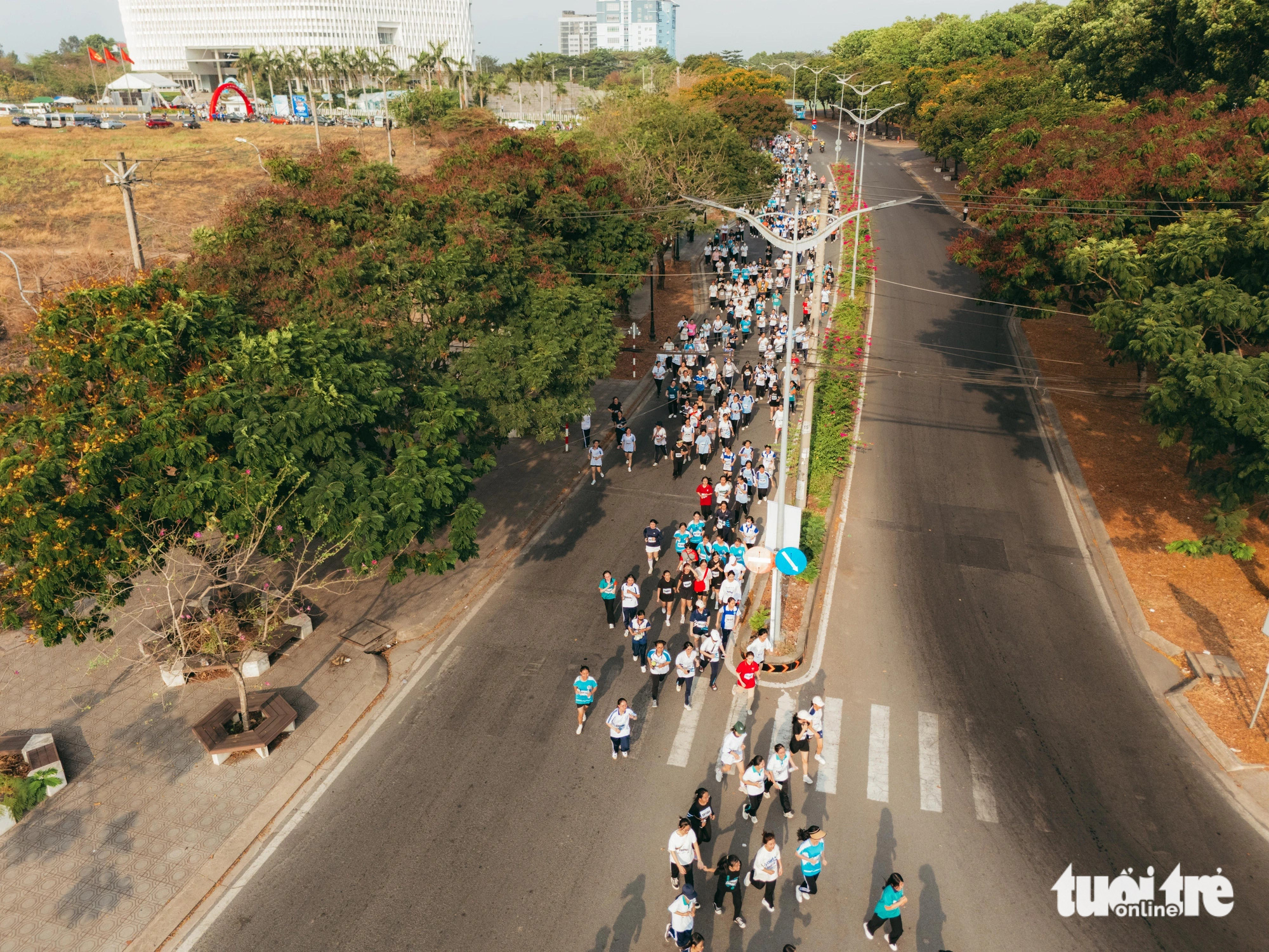 Các bạn trẻ trải nghiệm chinh phục lộ trình thi đấu dài 5km trong không gian xanh mát tại Làng Đại học Quốc gia TP.HCM