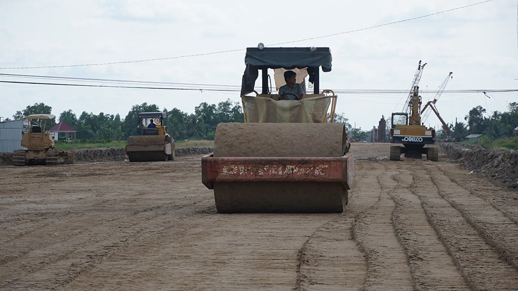 Thí điểm cát biển đắp nền cao tốc Hậu Giang - Cà Mau- Ảnh 1.