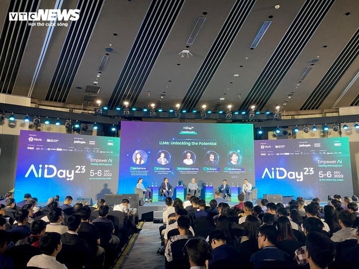 PhoGPT was introduced at Artificial Intelligence Day 2023 (AI Day) held in Ho Chi Minh City. (Photo: Dai Viet)