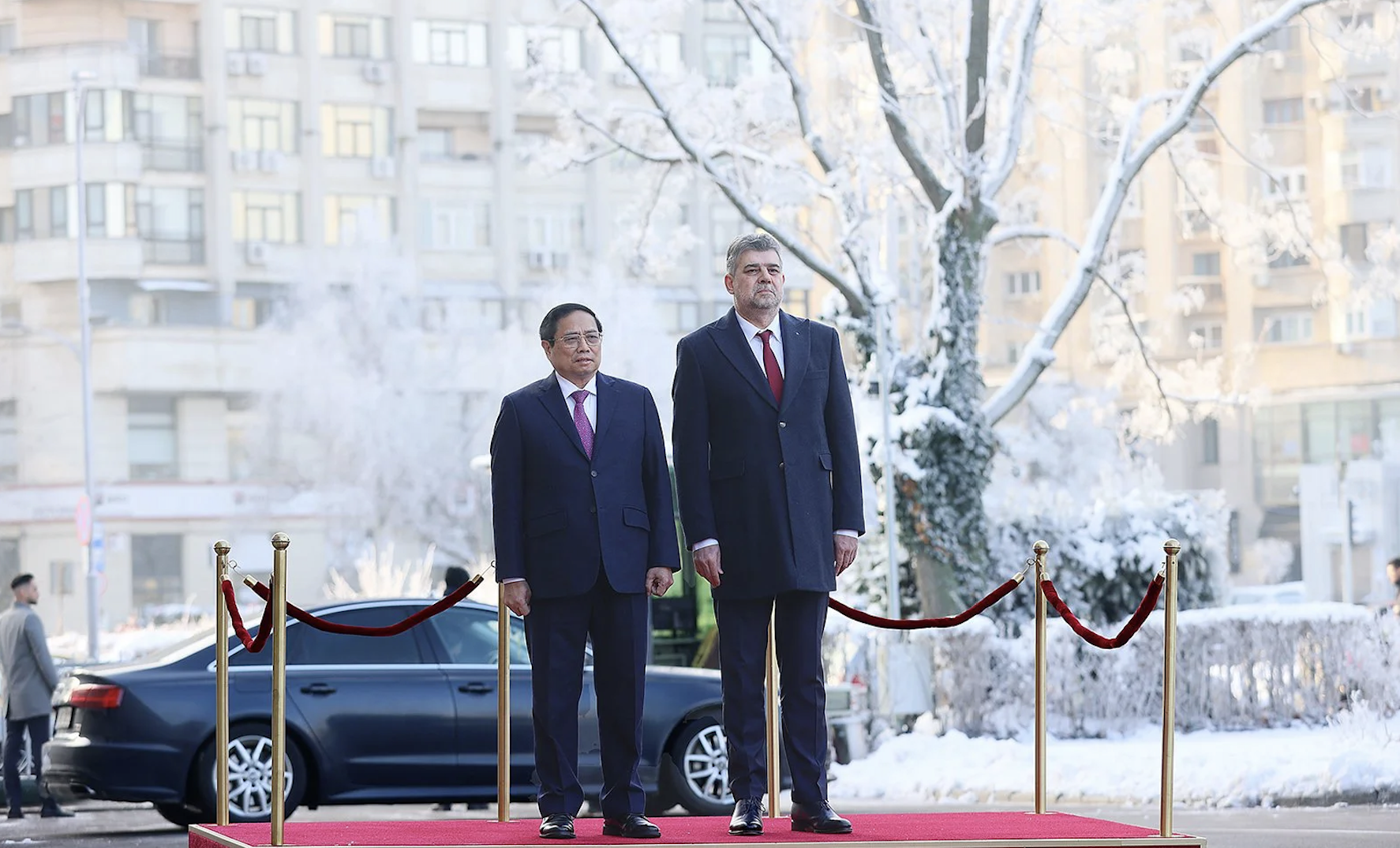 พิธีต้อนรับนายกรัฐมนตรี Pham Minh Chinh เยือนโรมาเนียอย่างเป็นทางการ