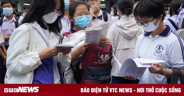 More than 3,000 first candidates take entrance exam for specialized grade 10 in Ho Chi Minh City