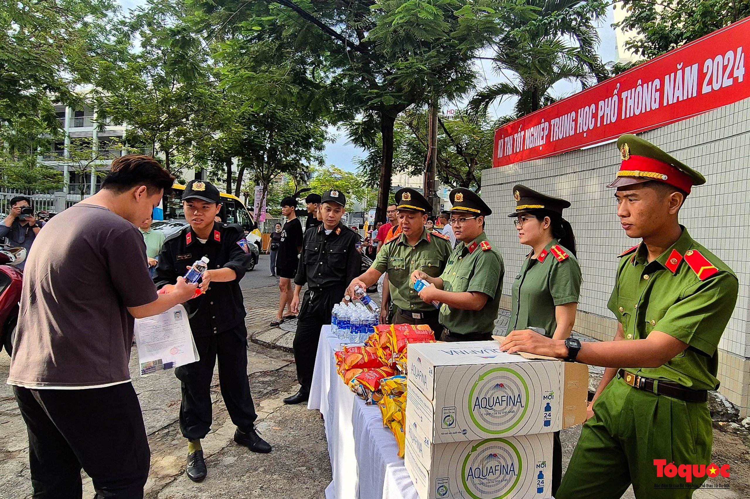 Hơn 13.000 thí sinh ở Đà Nẵng bước vào kỳ thi tốt nghiệp THPT 2024 - Ảnh 11.