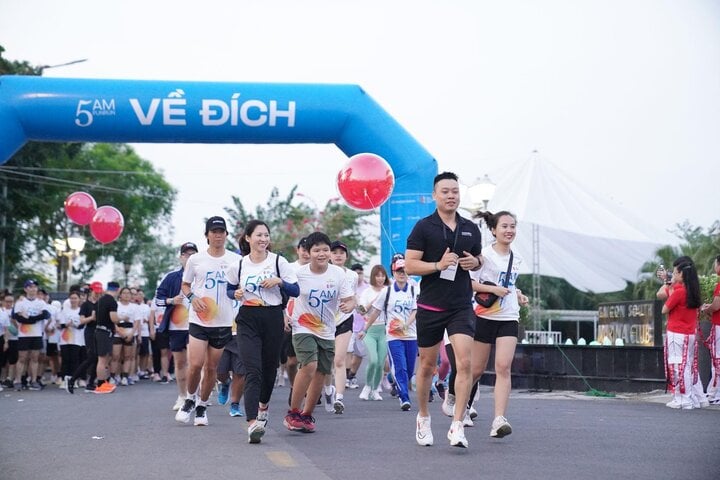 Người tham gia hào hứng chuẩn bị cho hoạt động Fun-run (Nguồn: Vietecera)