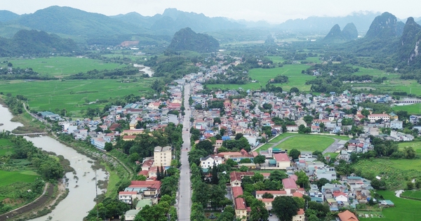 Kim Boi district builds new rural areas in reality, people support and benefit