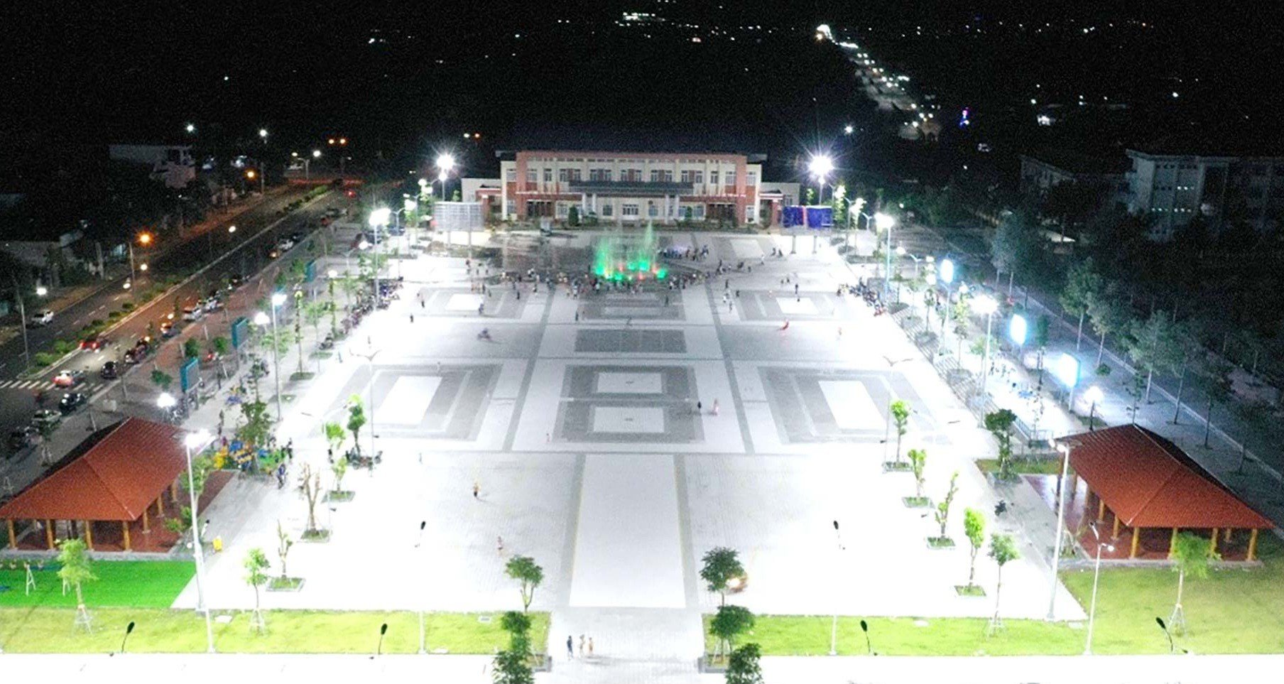 Event - Binh Phuoc inaugurates city square (Photo 2).