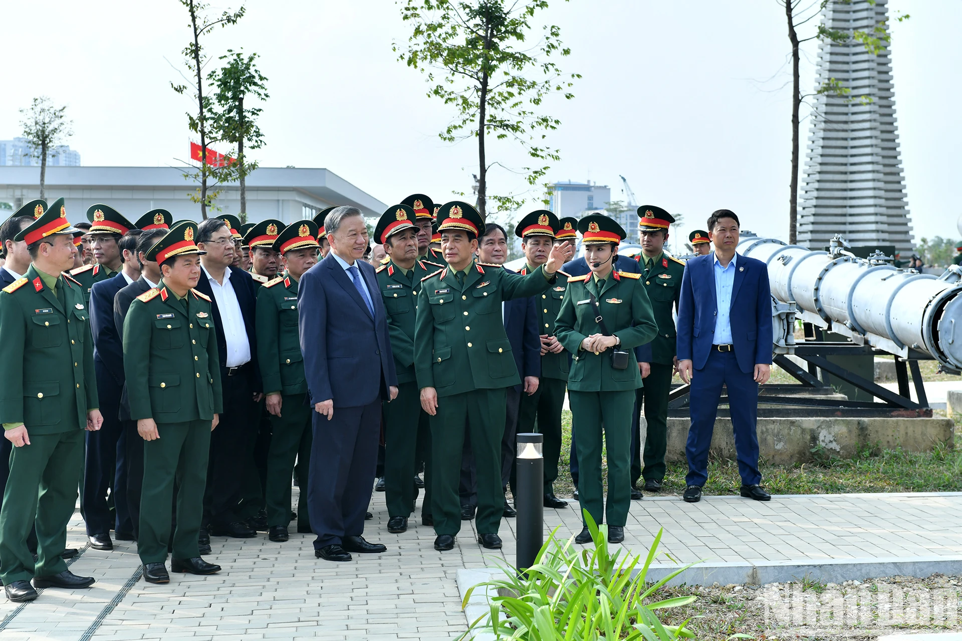 [Foto] Generalsekretär To Lam besucht und arbeitet im Vietnam Military History Museum Foto 2