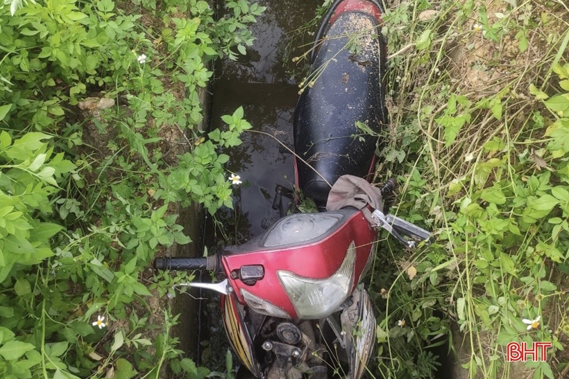Encuentran a un hombre muerto en una zanja