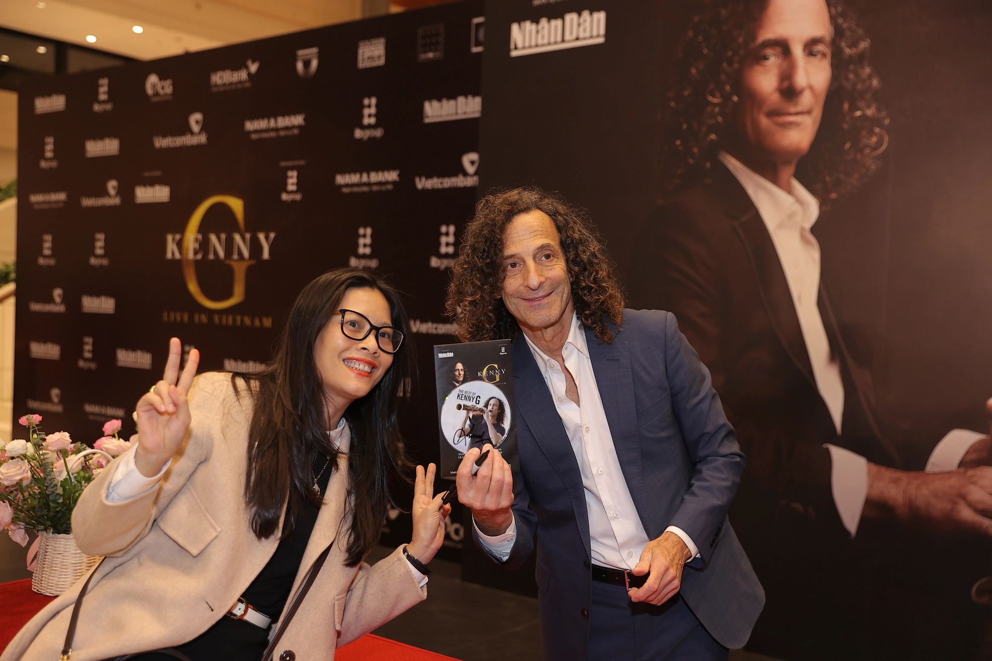 Thôi miên hơn 4.000 khán giả bằng tiếng kèn huyền thoại, Kenny G chuyên trở ký ức ngọt lịm - Ảnh 10.