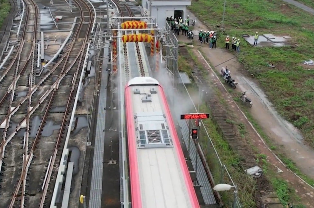 Ngắm công nghệ rửa tàu tự động của metro Nhổn - Ga Hà Nội ảnh 5