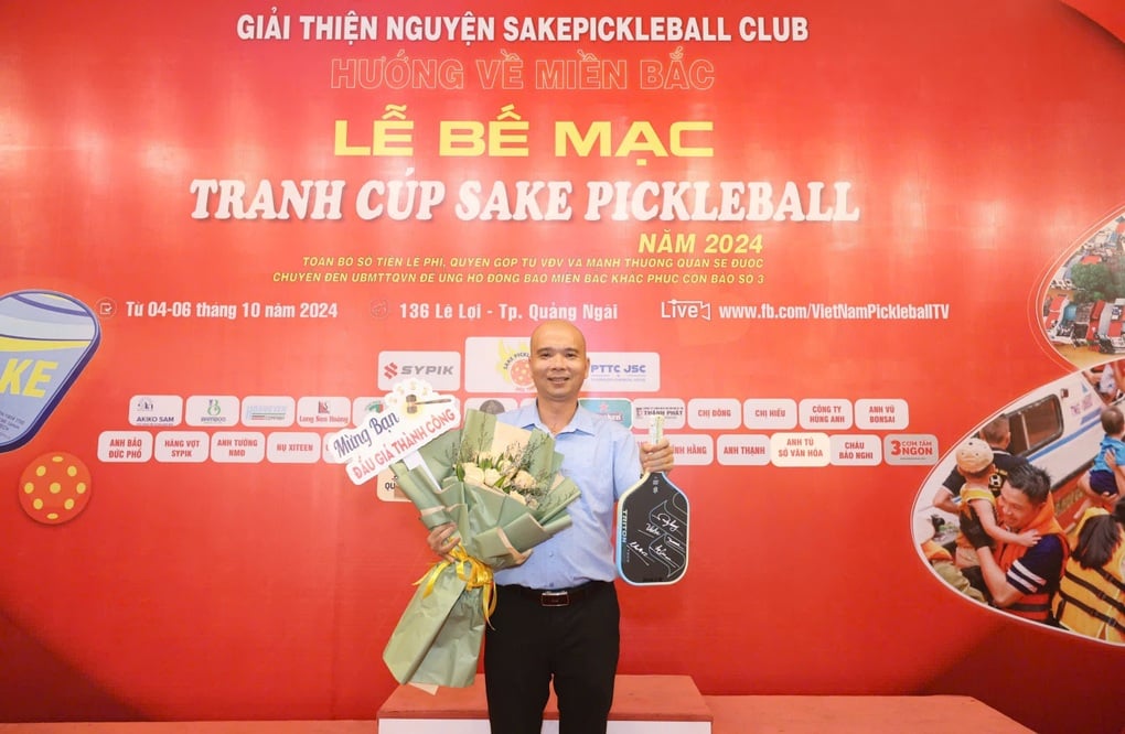 Vợt pickleball Sypik Triton Pro được đấu giá 200 triệu đồng - 1