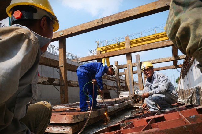 Ăn tranh thủ, ngủ khẩn trương, thi công 3 ca 4 kíp các dự án giao thông