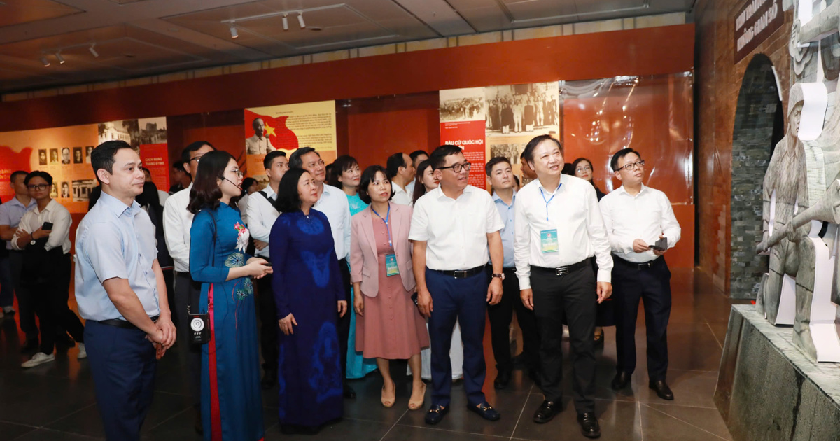 Secretary of the City Party Committee visits exhibition on economic and social achievements of the Capital