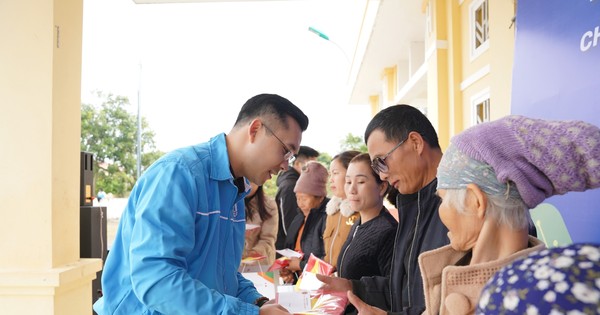 Jugendliche aus Quang Ninh erhalten kostenlose medizinische Untersuchungen auf Außenposteninsel