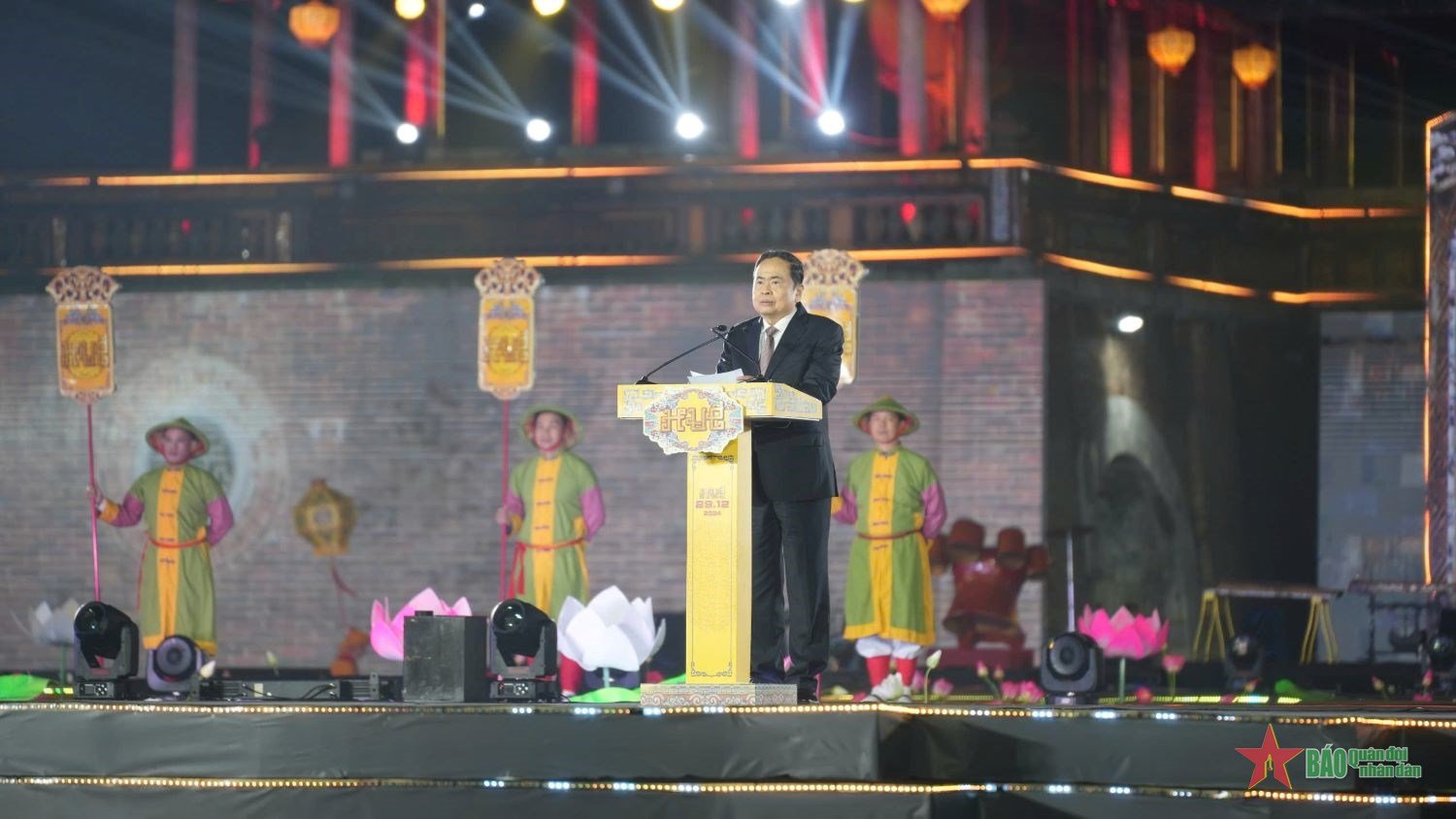 National Assembly Chairman Tran Thanh Man attends the announcement ceremony of the National Assembly's Resolution on the establishment of Hue city under the Central Government.