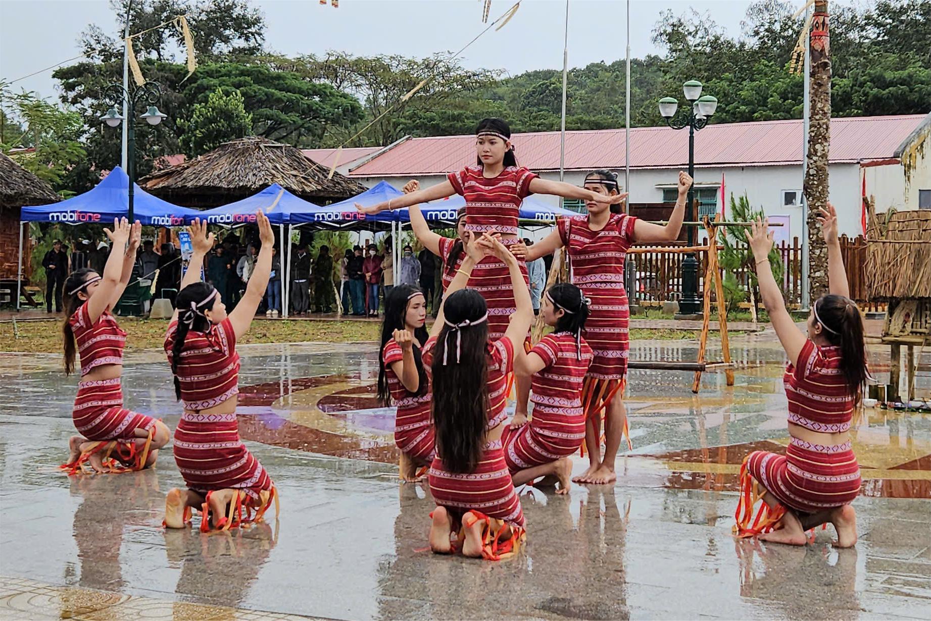 Đặc sắc lễ Mừng lúa mới của người K'Ho- Ảnh 4.