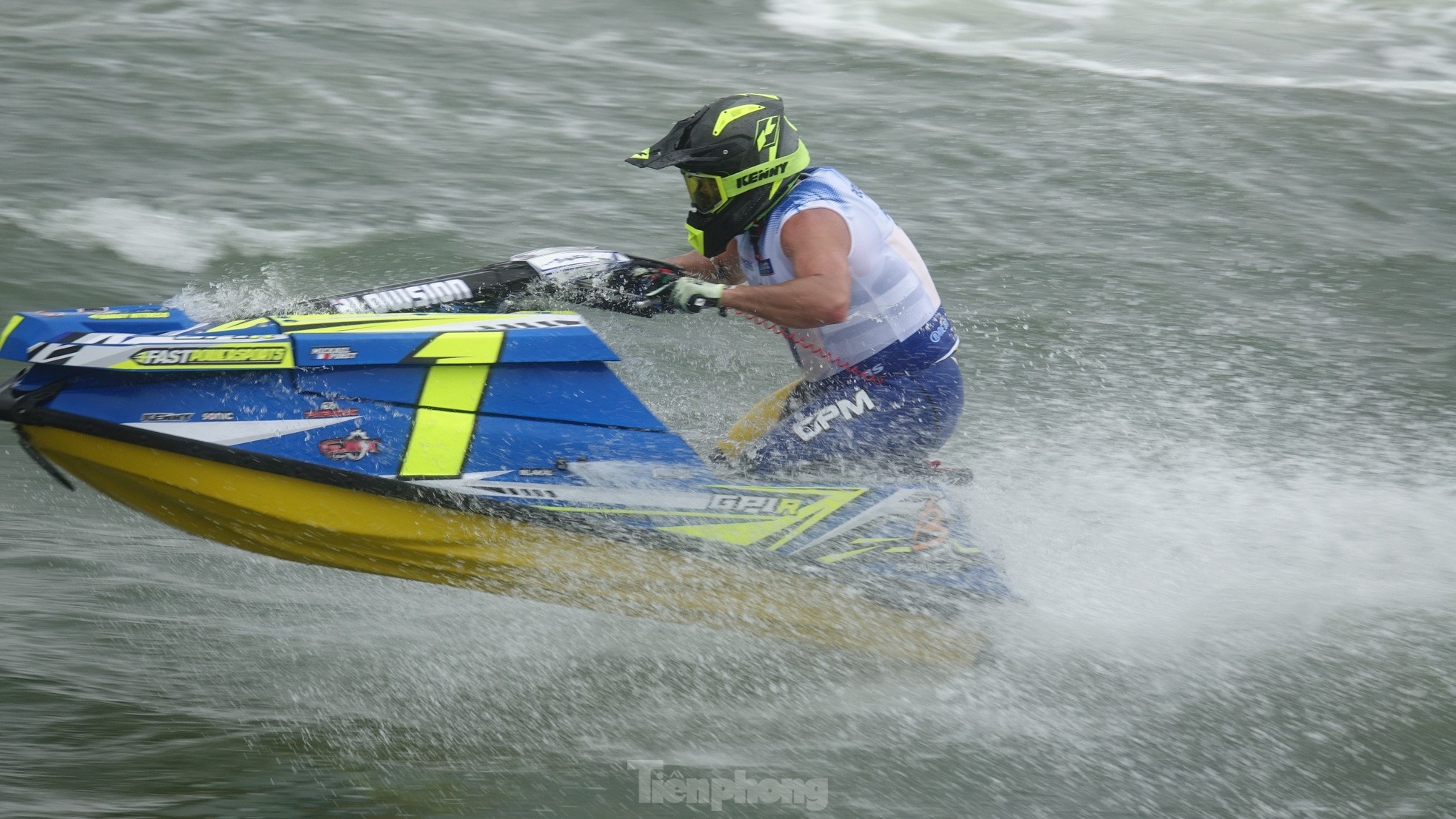 Sehen Sie, wie die „Bestien“ beim Jetski-Rennen der Welt gegeneinander antreten. Foto 18